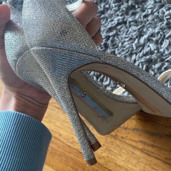 Sam Edelman ARIELLA Textured Metallic Silver Ankle Strap Heels Women’s Size 7 - Picture 5 of 10